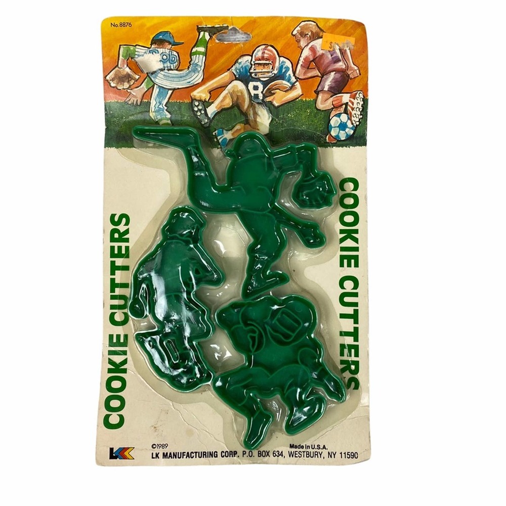 Vintage football players cookie cutters. NIB.
